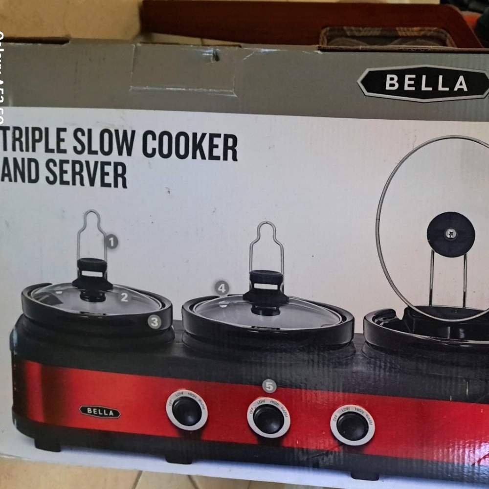 Bella triple slow cooker In Box NEW